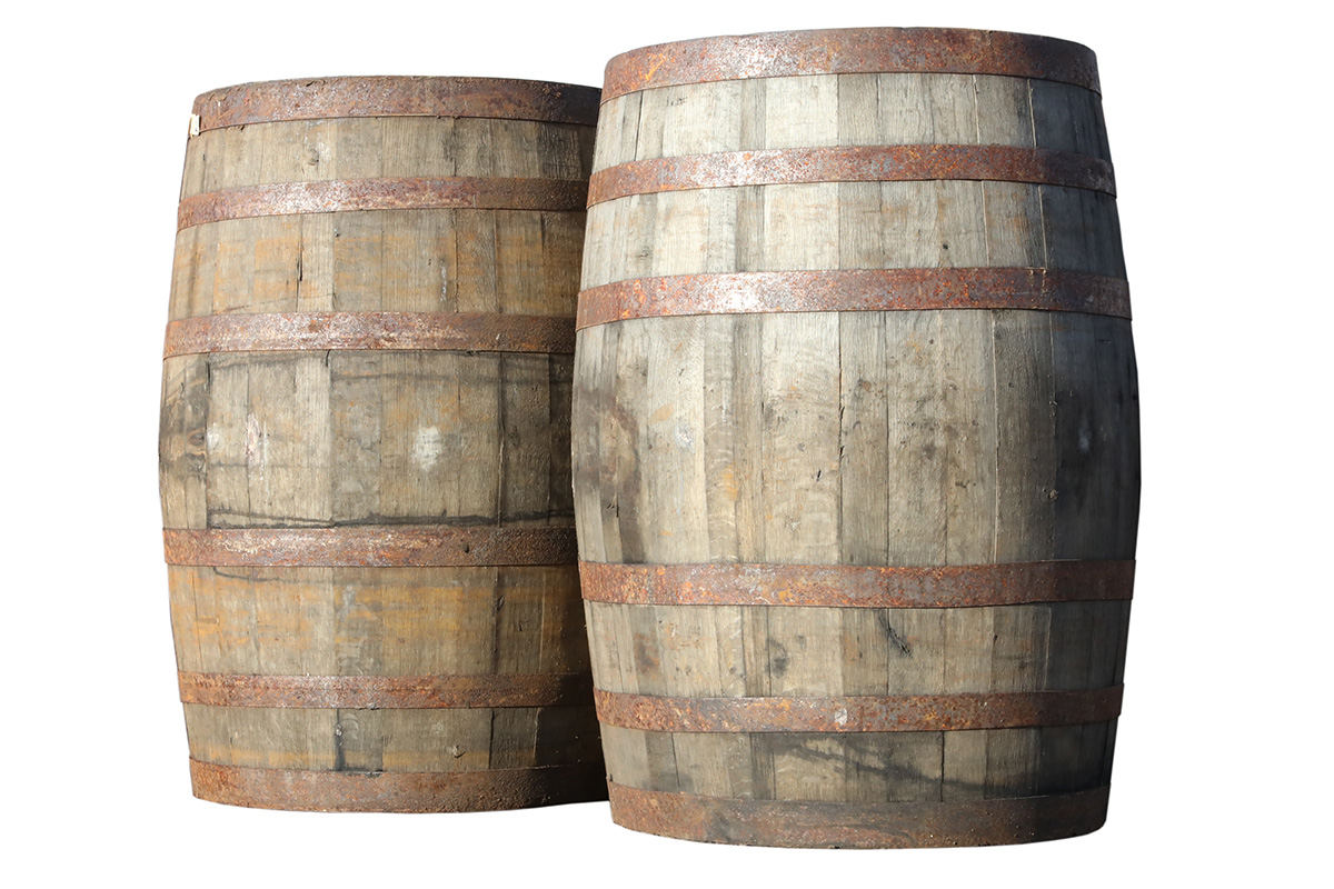 Beat the heat whisky barrels with stout oak and steel band construction