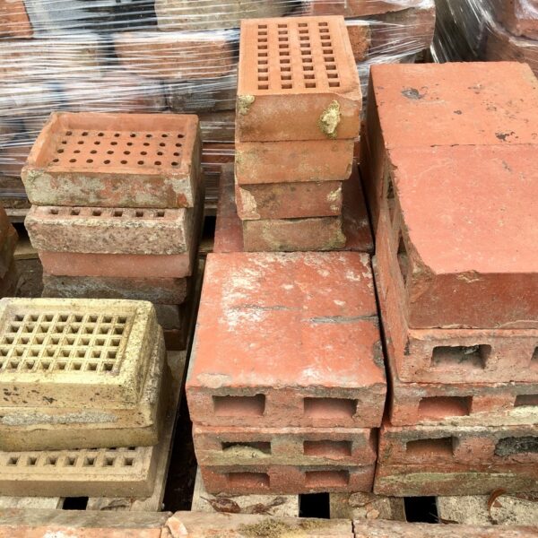 Reclaimed air bricks