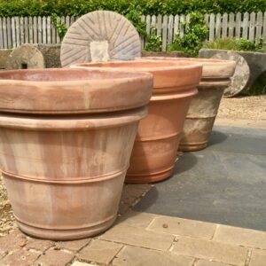 Handmade terracotta Plain Rolled Rim pots