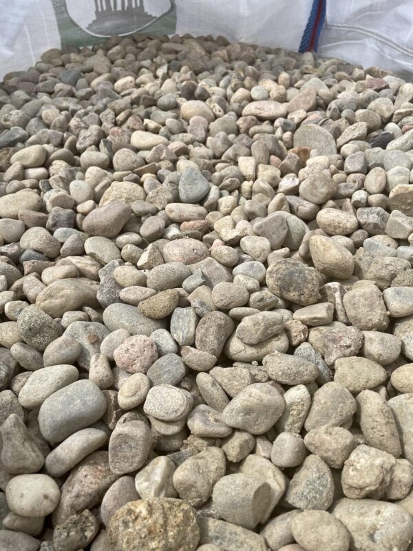 beach pebbles decorative stones