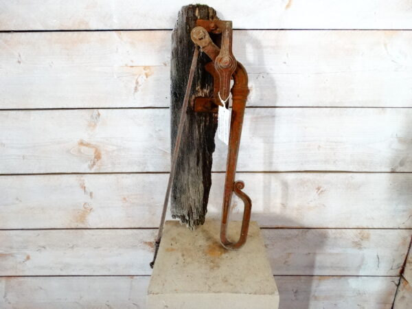 Pump Handle on Wooden Plaque Main Image- GFO-0094