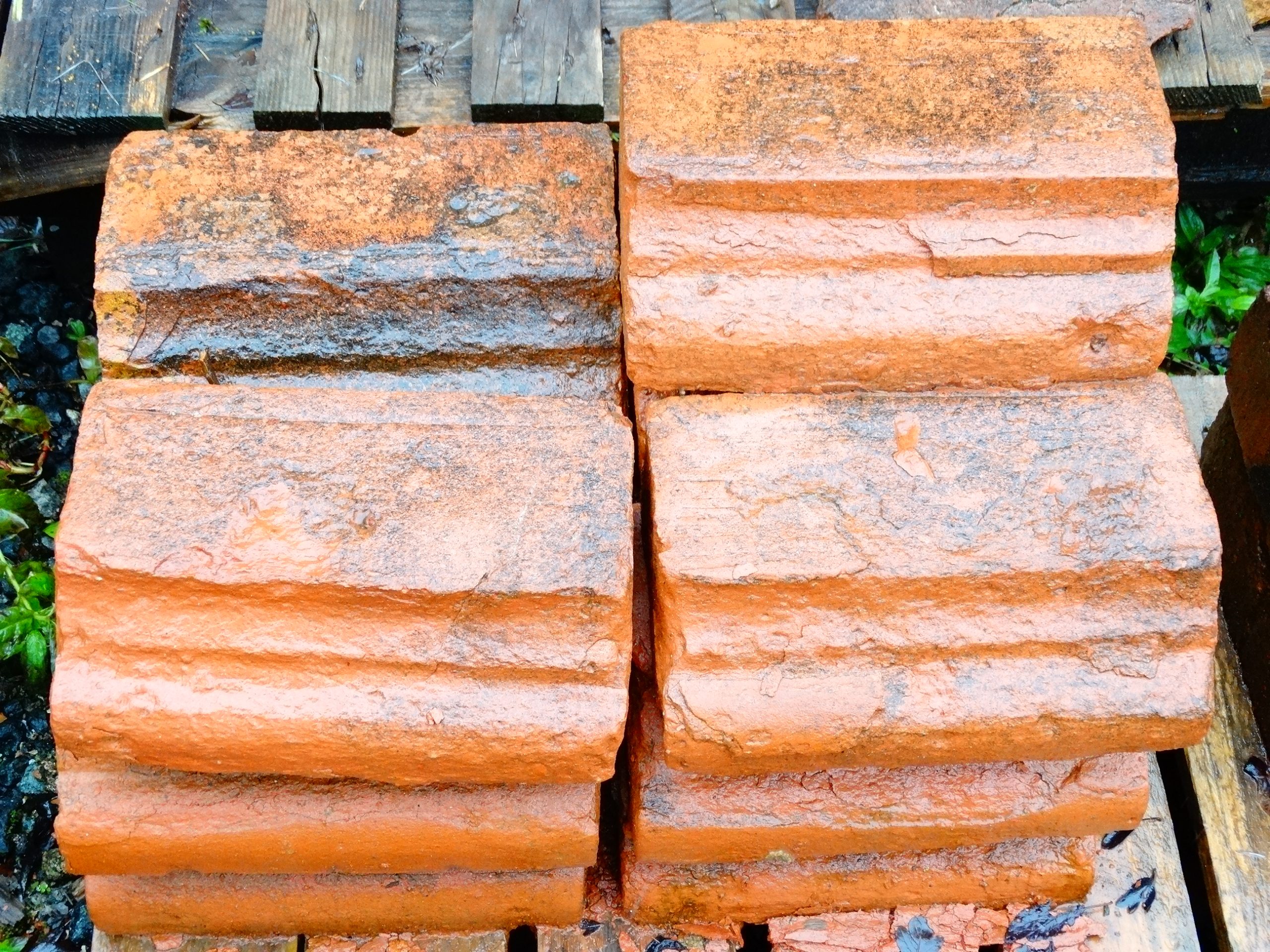 Reclaimed Red Handmade Sculpted Plinth Stretcher Brick Stock 2 SBRICK-033