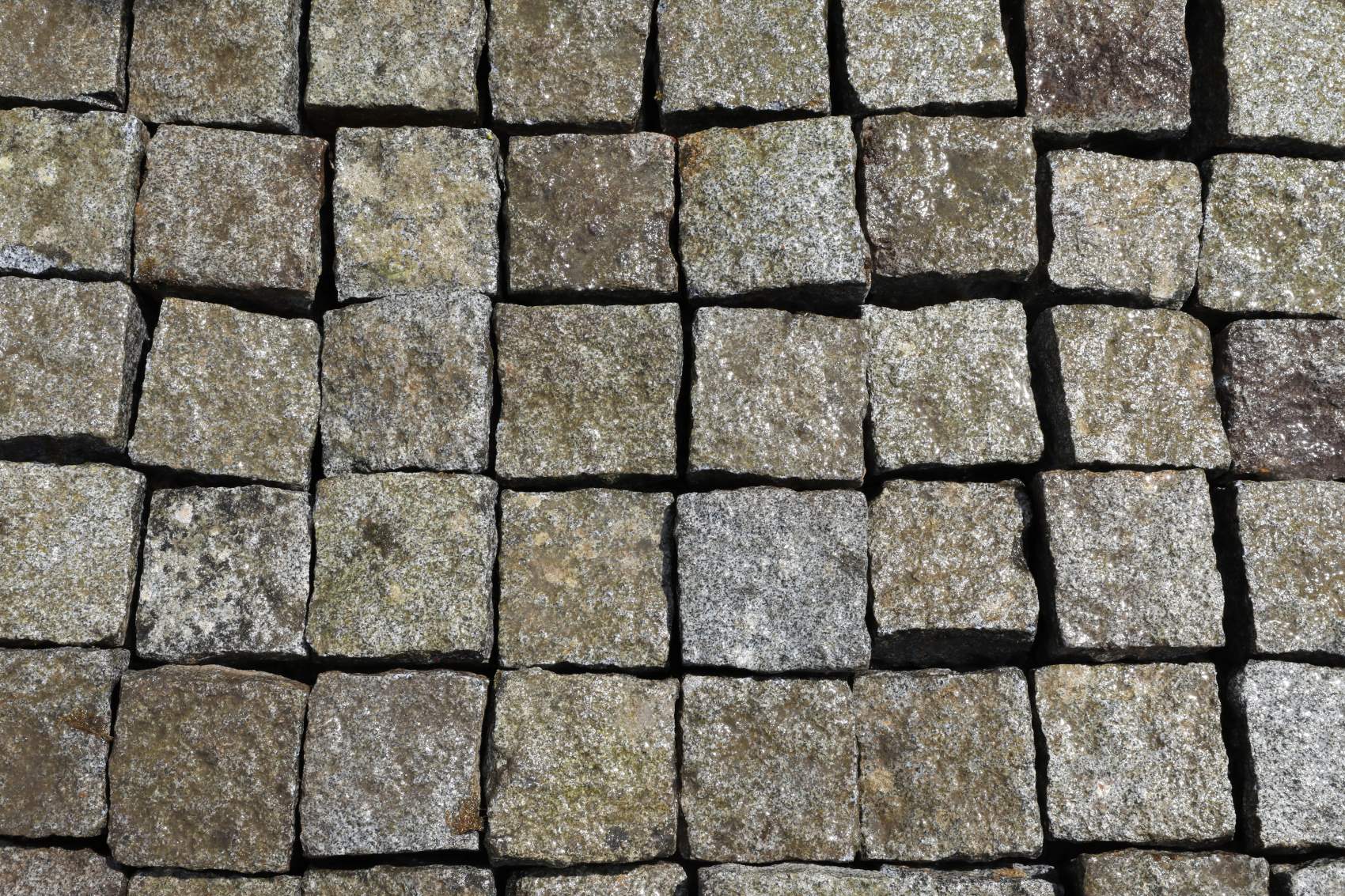 Weathered Silver Grey Setts 1 Bulk Bag RPAV-0085