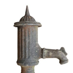 Antique Water Pump in Cast Iron 1 GFO-0260 a